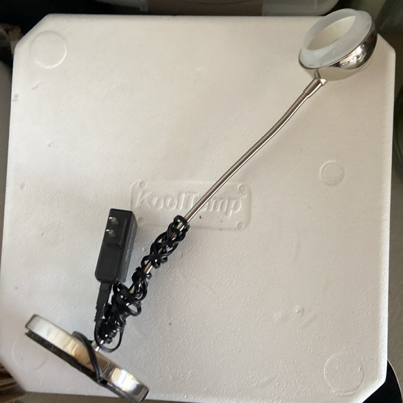 Desk or side table lamp. - Picture 6 of 7